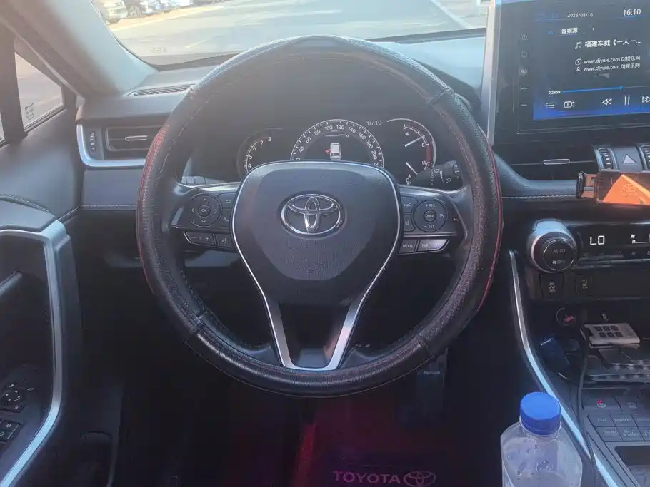 Toyota RAV4 2020 — фото 15