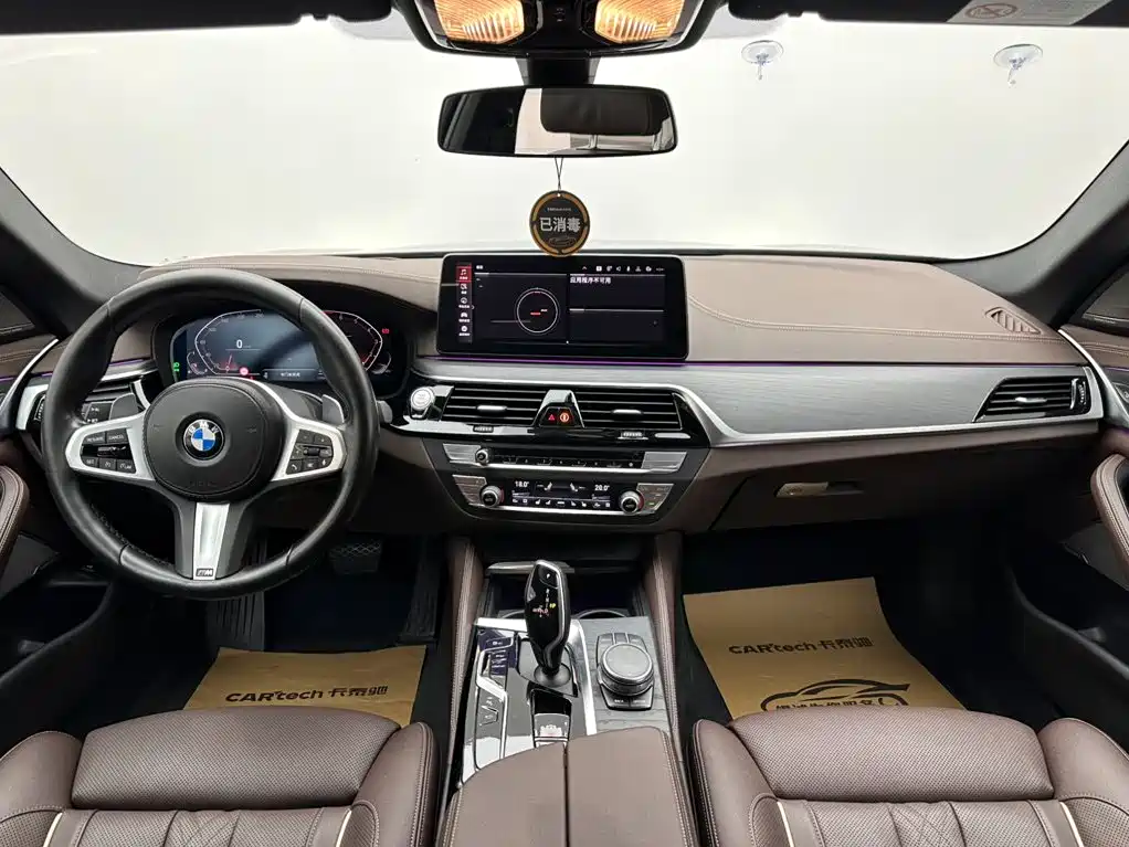 BMW 5 Series 2022 — фото 10