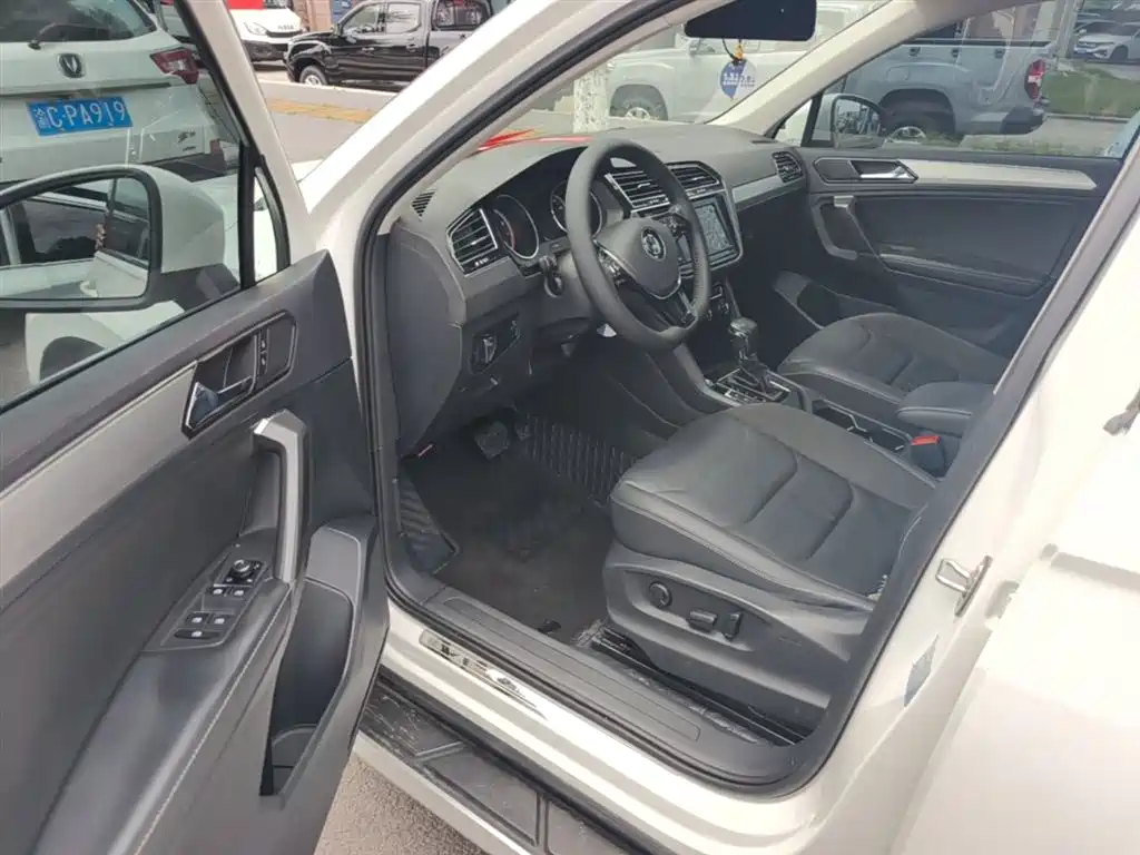 Volkswagen Tiguan L 2018 — фото 16