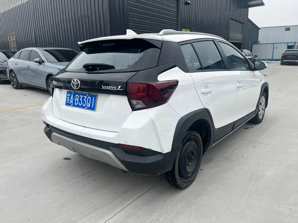 Toyota Yaris L 2023 — фото 4