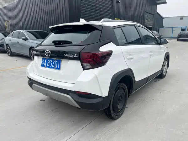 Toyota Yaris L 2022