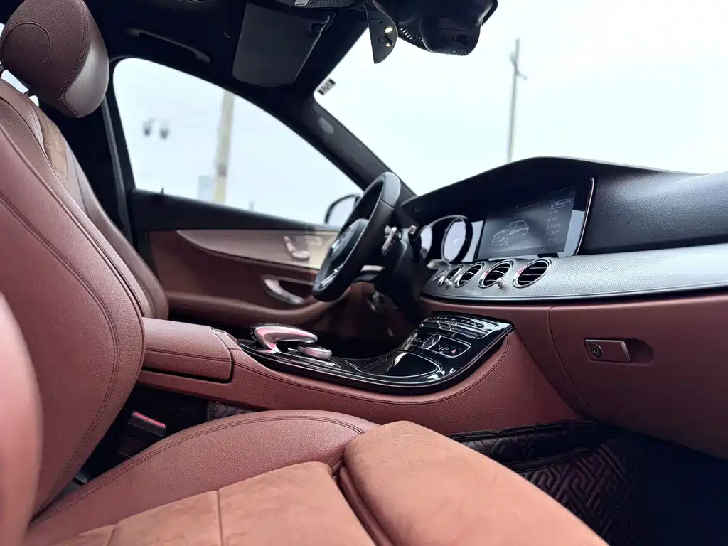 Mercedes-Benz E-Class 2017 — фото 11