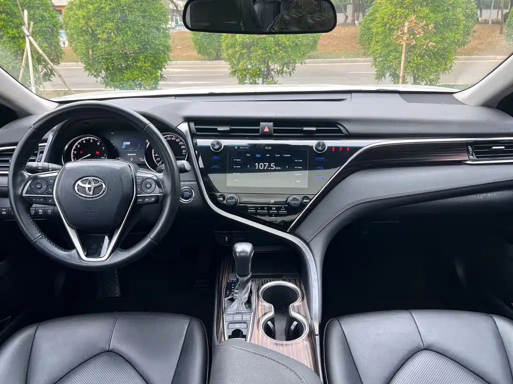 Toyota Camry 2020 — фото 4