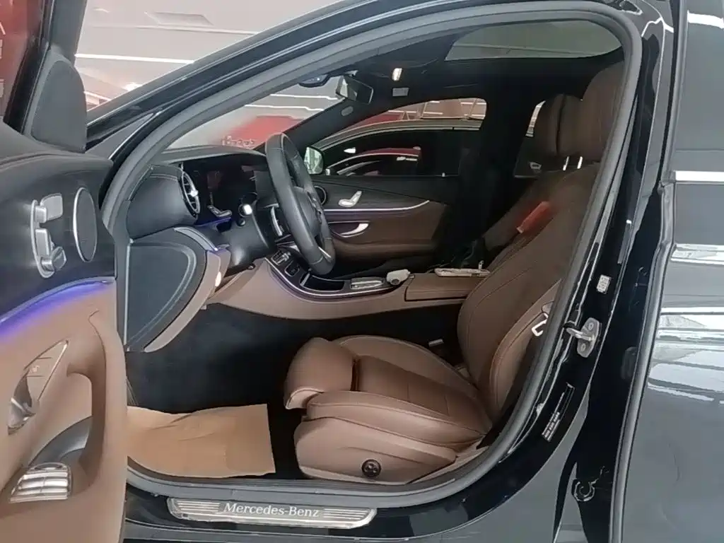 Mercedes-Benz E-Class 2023 — фото 16