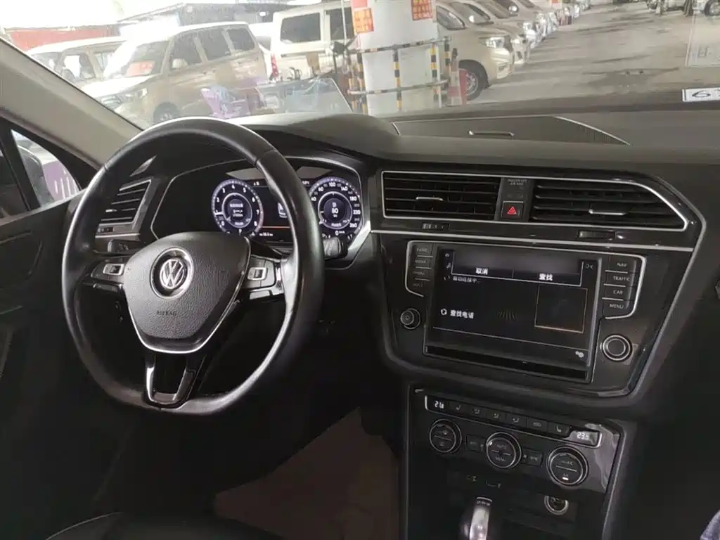 Volkswagen Tiguan 2017 — фото 10