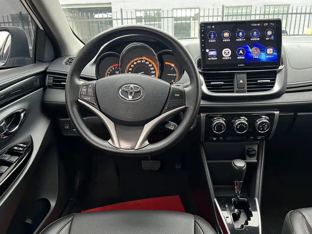 Toyota Yaris L 2022 — фото 13