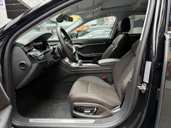Audi A8 2025