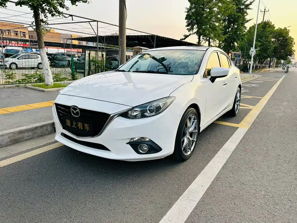 Mazda 3 Axela 2017 — фото 1