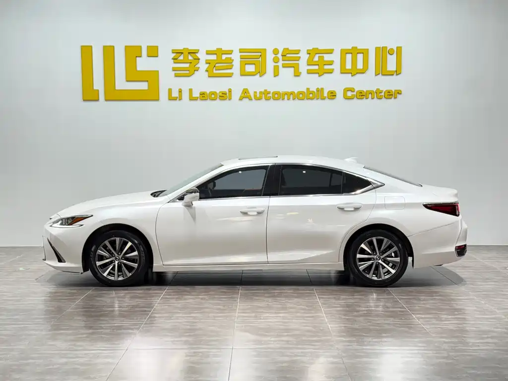 Lexus ES 2020 — фото 4
