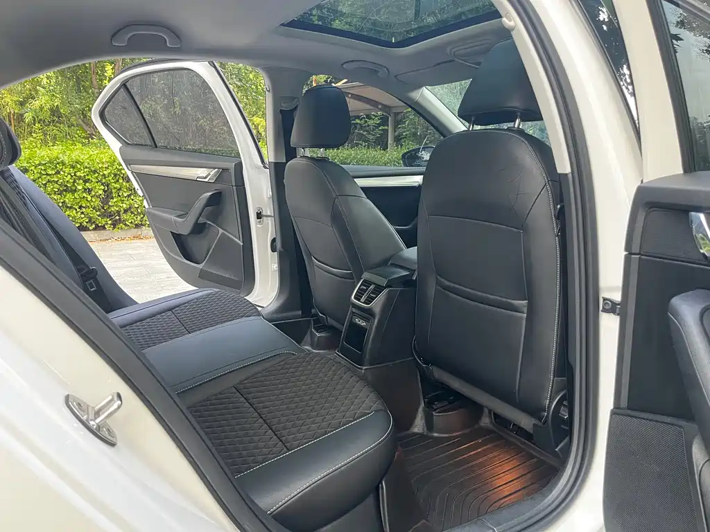 Skoda Octavia 2021 — фото 14