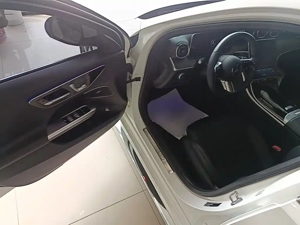 Mercedes-Benz C-Class 2022 — фото 16