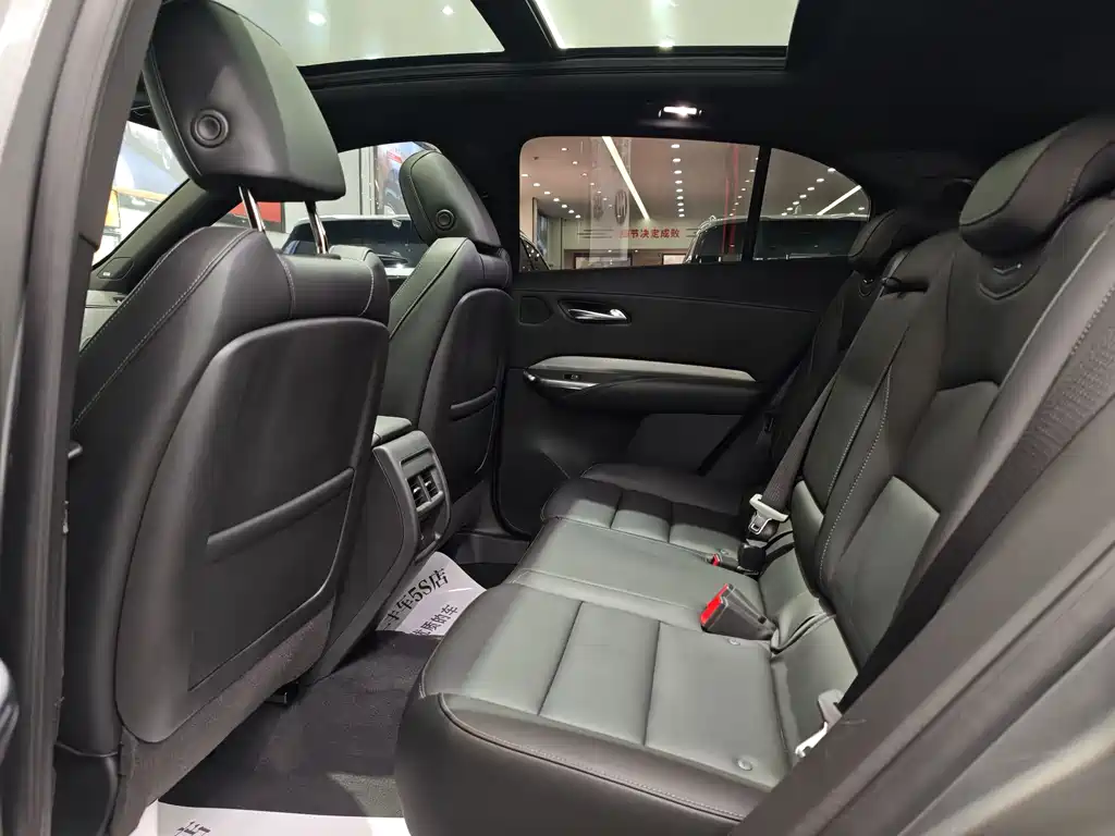 Cadillac XT4 2019 — фото 13