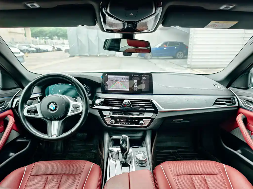 BMW 5 Series 2021 — фото 11