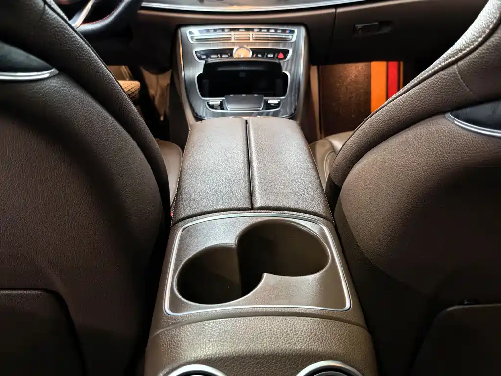 Mercedes-Benz E-Class 2020 — фото 11