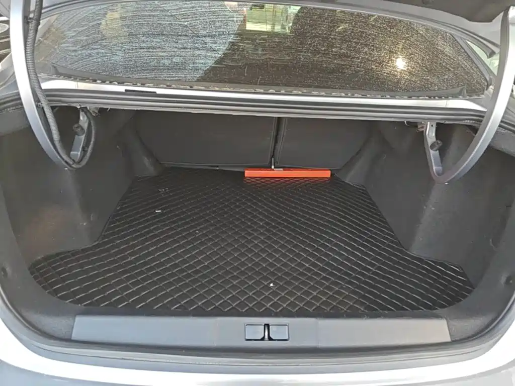 Peugeot 408 2023 — фото 19