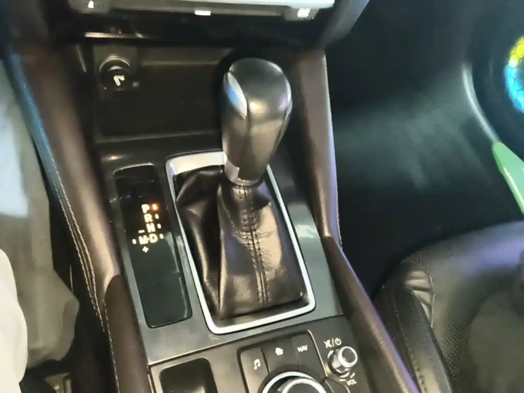 Mazda Atenza 2017 — фото 14