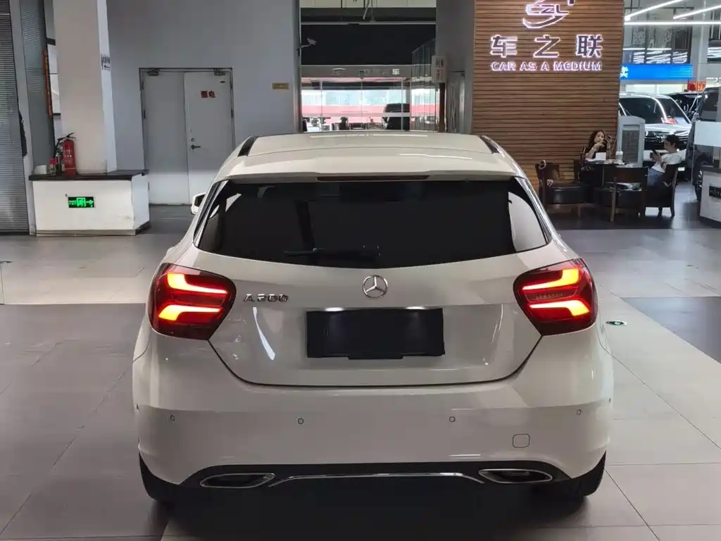 Mercedes-Benz A-Class 2016 — фото 12