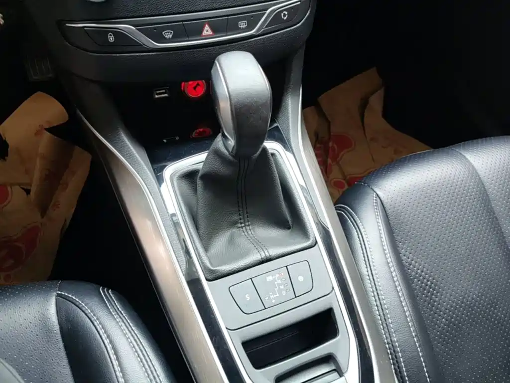 Peugeot 408 2016 — фото 14