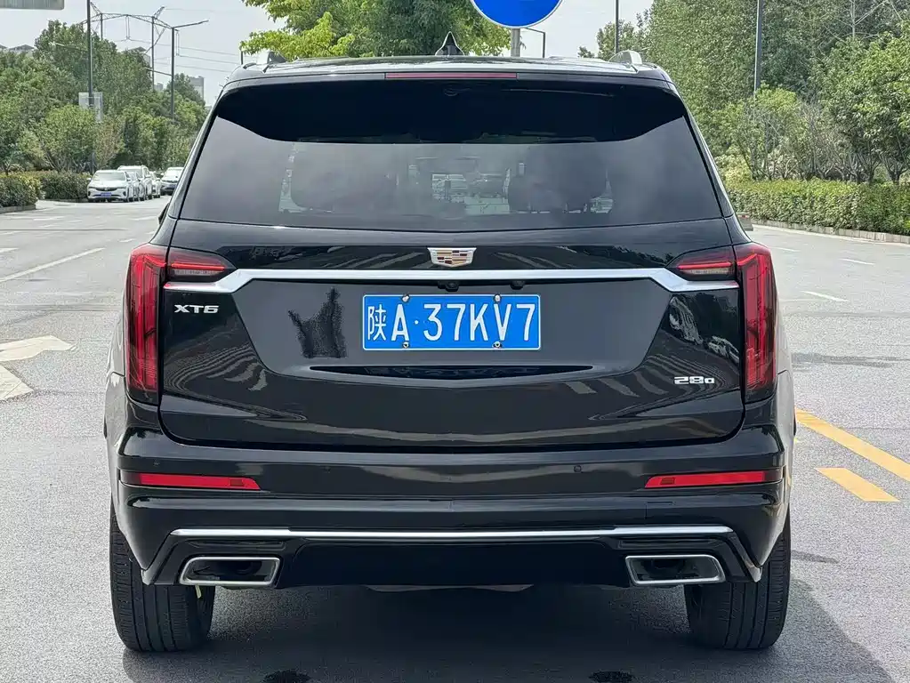 Cadillac XT6 2021 — фото 8