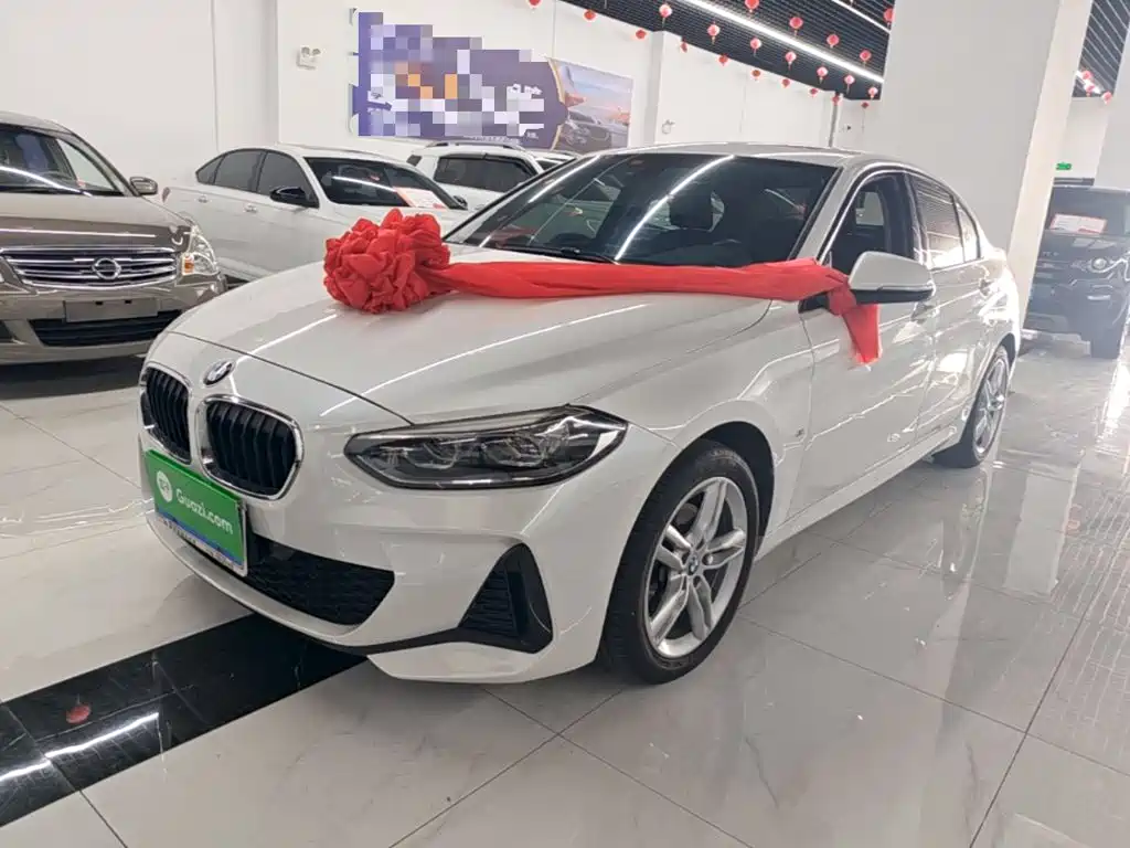 BMW 1 Series 2020 — фото 1