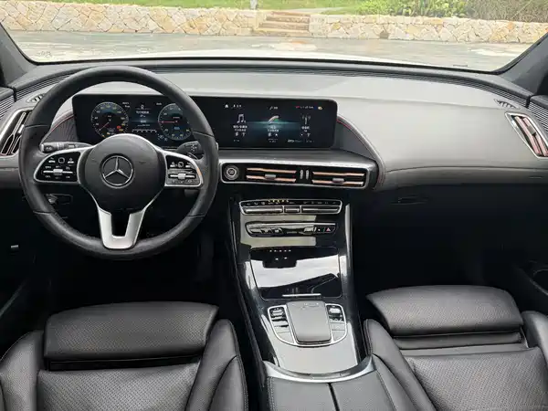 Mercedes-Benz EQC 2021