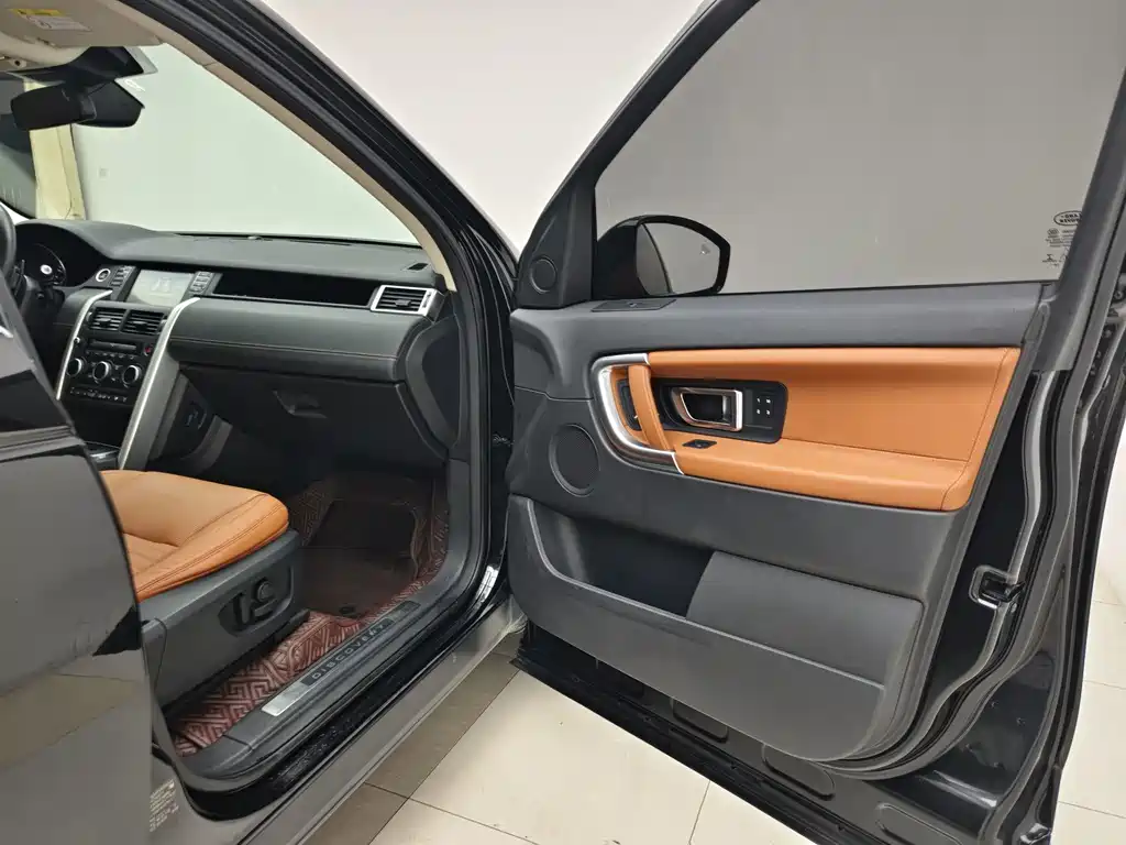 Land Rover Discovery Sport 2015 — фото 12