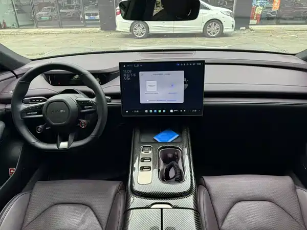 Xiaomi SU7 2024