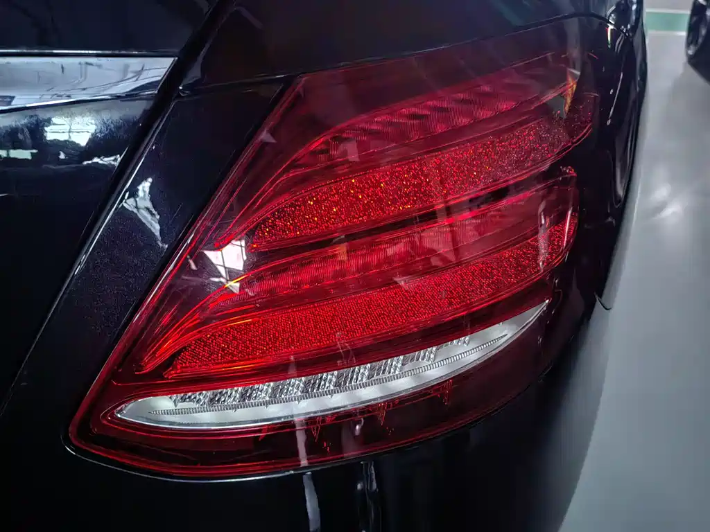 Mercedes-Benz E-Class 2019 — фото 15