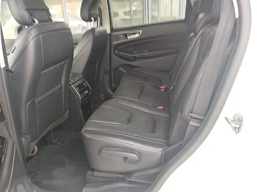 Ford Edge 2015 — фото 17