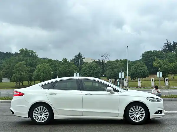 Ford Mondeo 2014