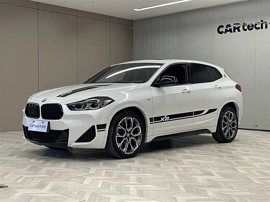 BMW X2 2022 — фото 1
