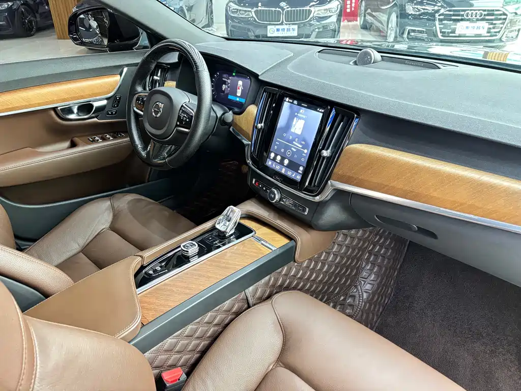 Volvo S90 2022 — фото 12