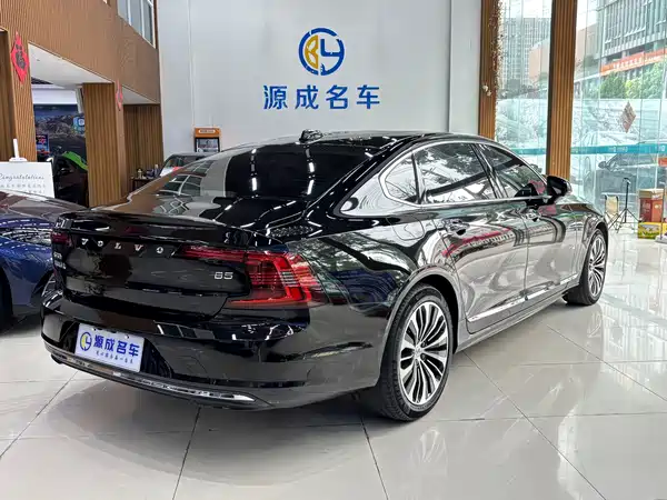 Volvo S90 2022