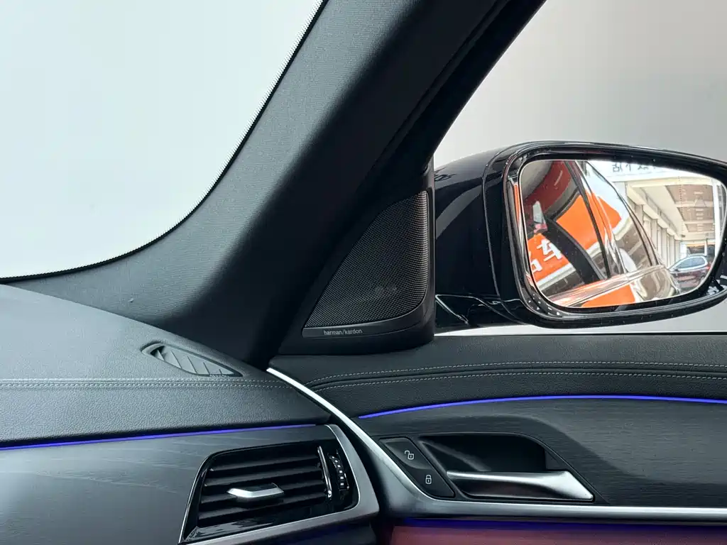 BMW 5 Series 2023 — фото 16