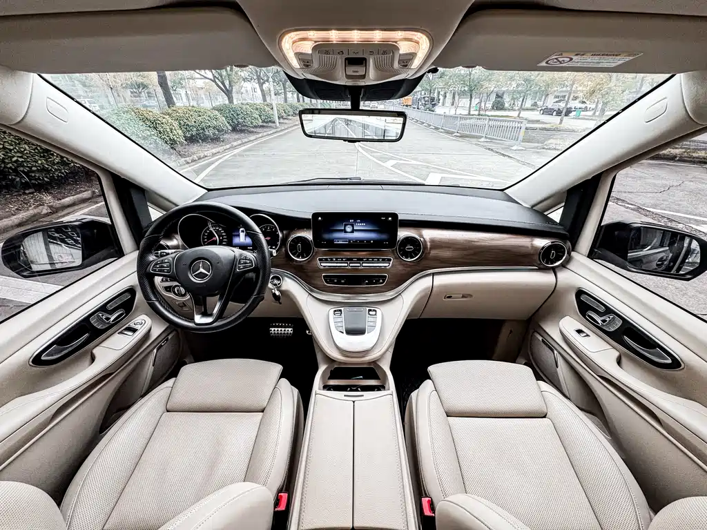 Mercedes-Benz V-Class 2023 — фото 6