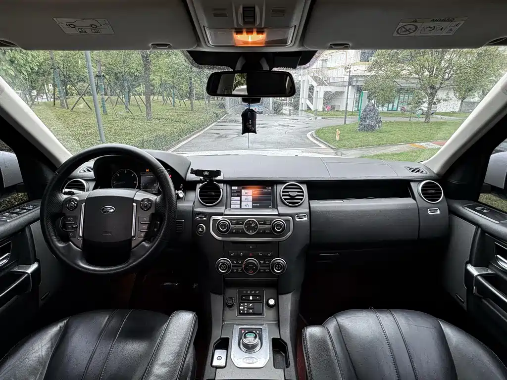 Land Rover Discovery 2014 — фото 5