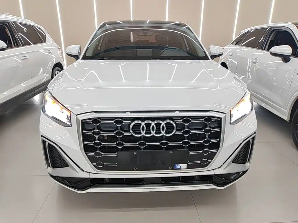 Audi Q2L 2023 — фото 3