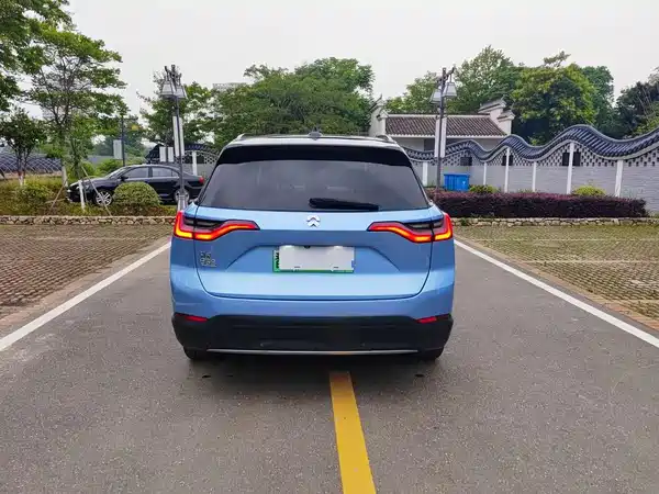 NIO ES8 2018