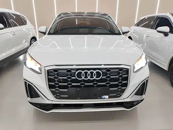 Audi Q2L 2023