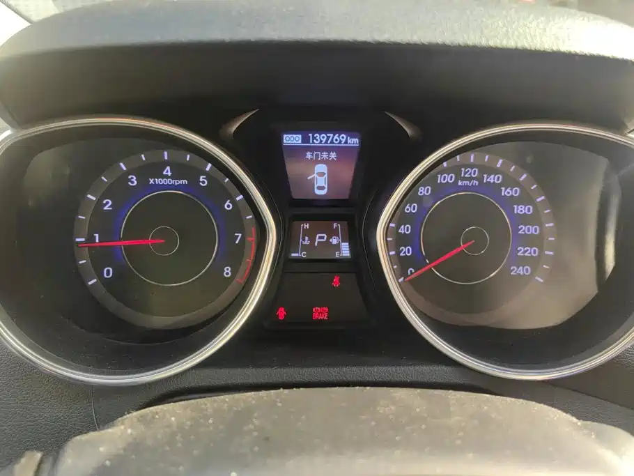 Hyundai Elantra Langdong 2017 — фото 14