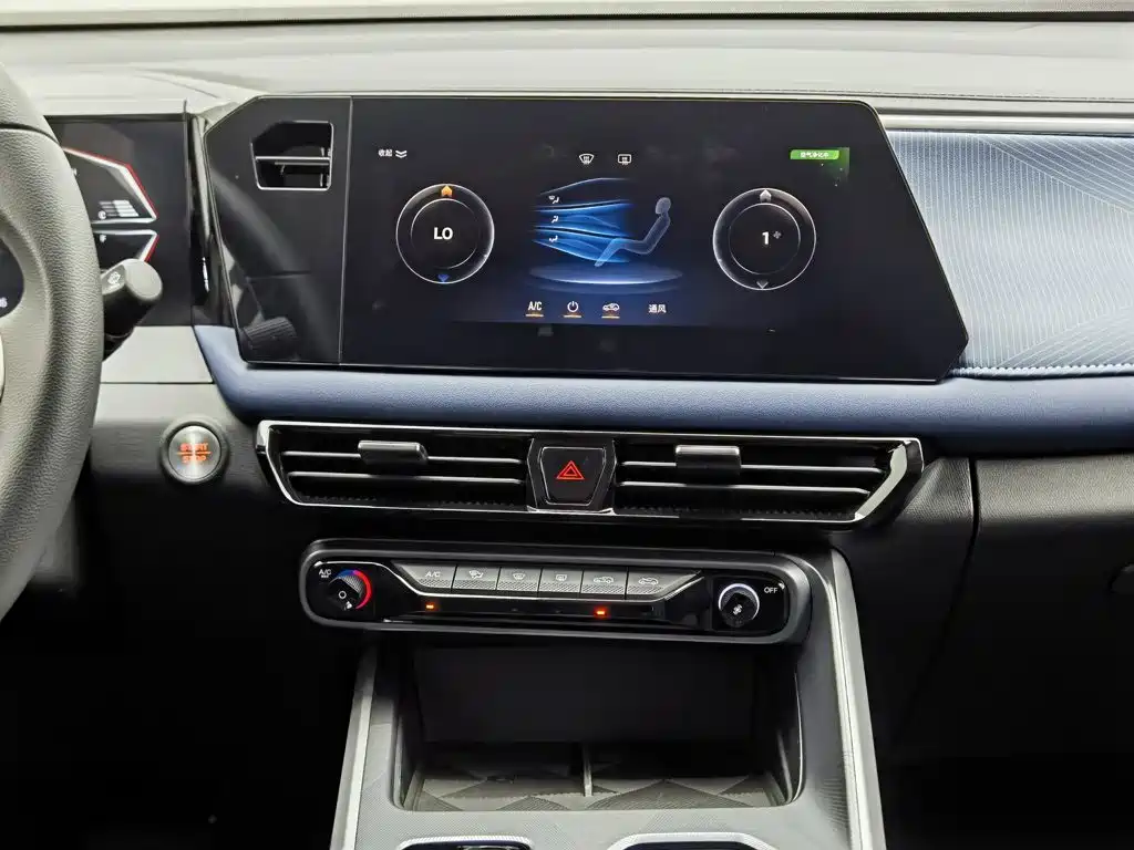 GAC Trumpchi GS3 2026 — фото 12