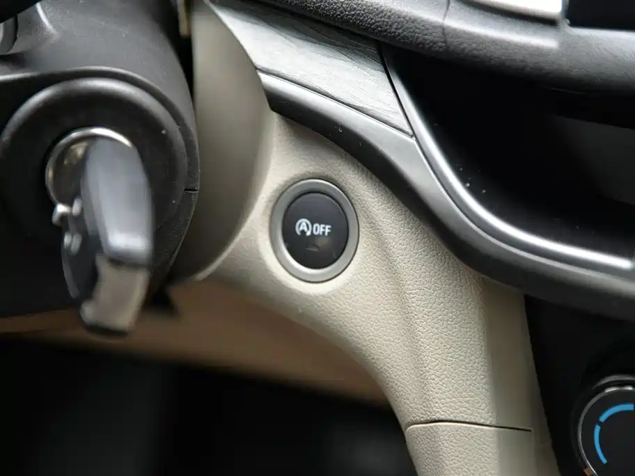 Buick Excelle 2016 — фото 16