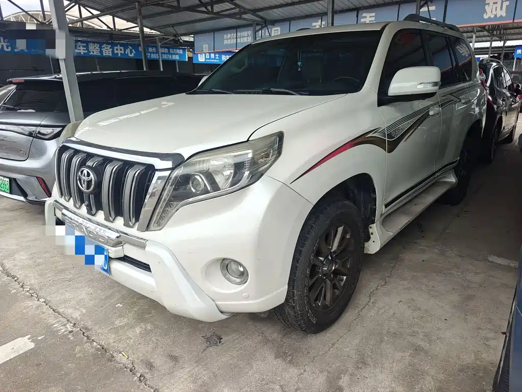 Toyota Prado 2017 — фото 1