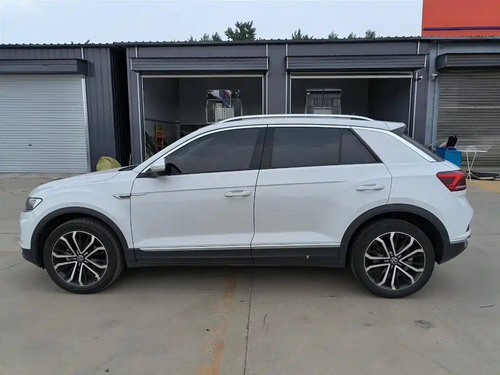 Volkswagen T-Roc 2022 — фото 9