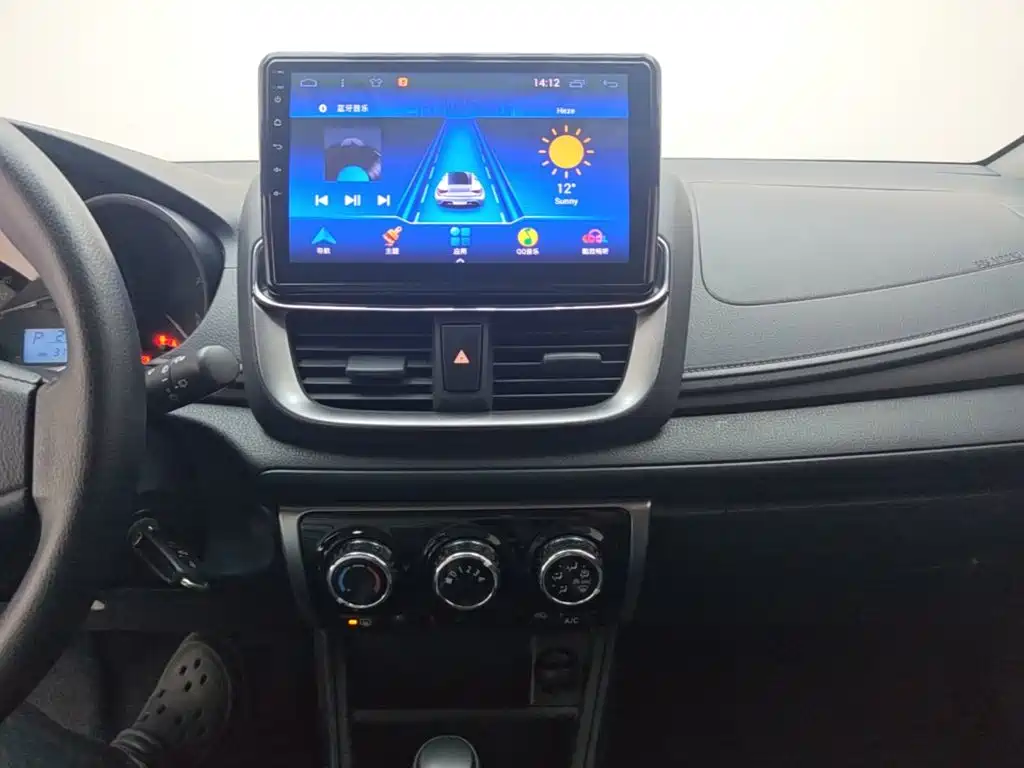 Toyota Yaris L 2021 — фото 13