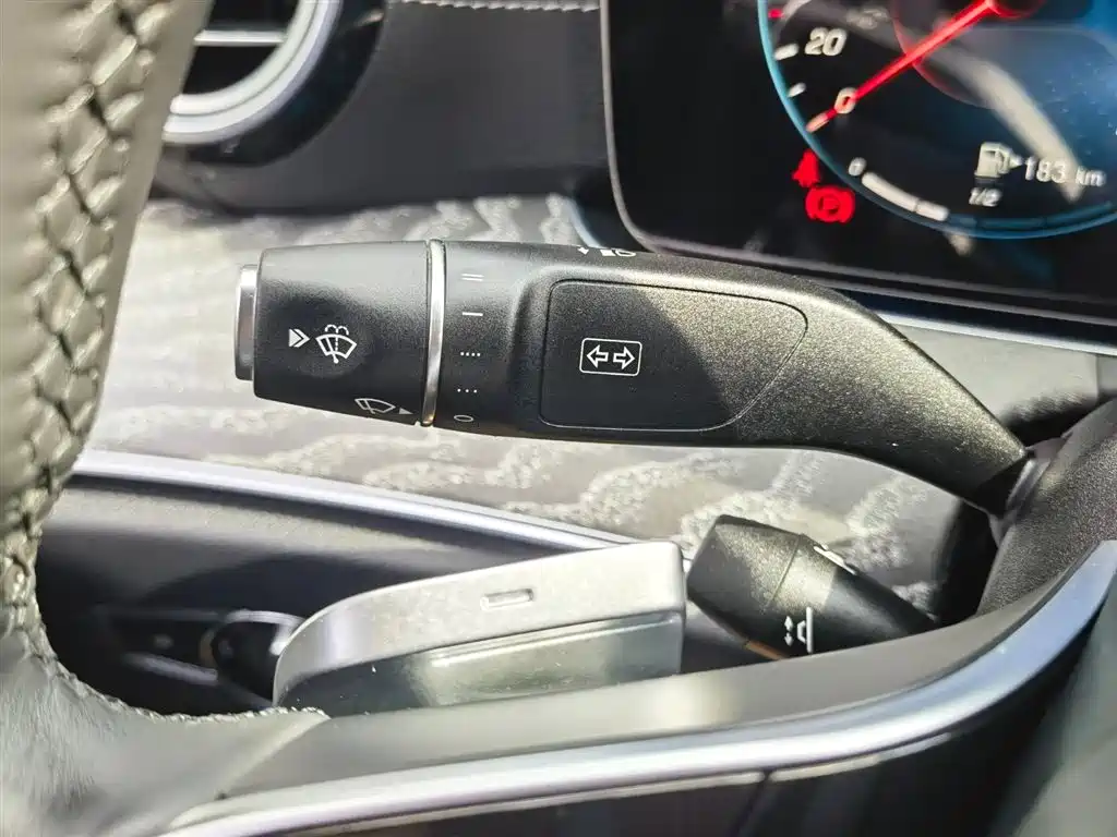 Mercedes-Benz E-Class 2021 — фото 30