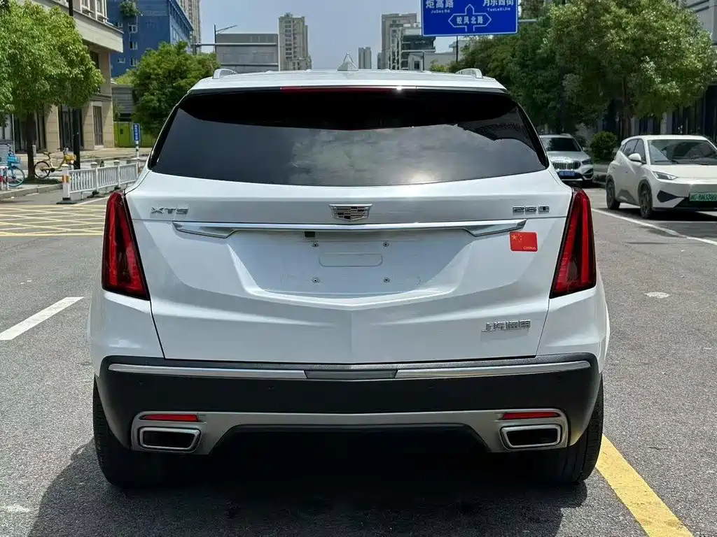 Cadillac XT5 2020 — фото 8