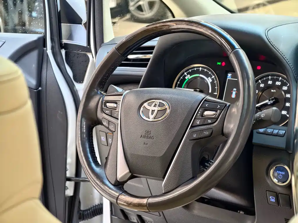 Toyota Alphard 2020 — фото 20