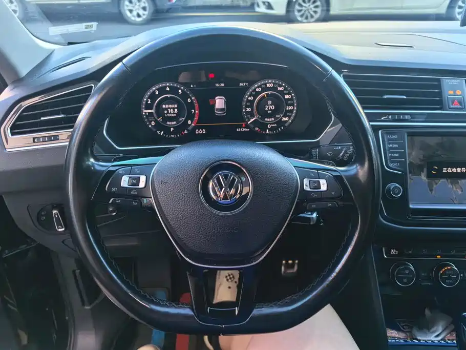 Volkswagen Tiguan 2017 — фото 15