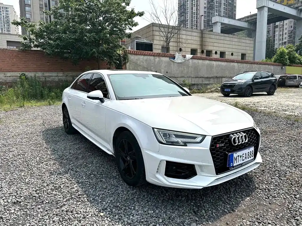 Audi A4L 2018 — фото 3